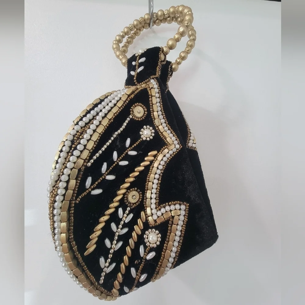 Beaded Fortune Cookie Purse/Bag Wrislet in Black & Gold Velvet Exterior